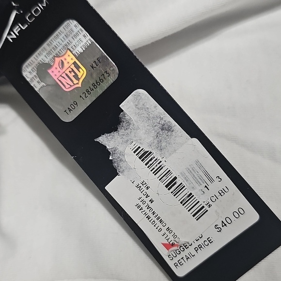 Cincinnati Bengals White and Black T-Shirt with Tiger Logo Size Small NWT - Picture 5 of 8